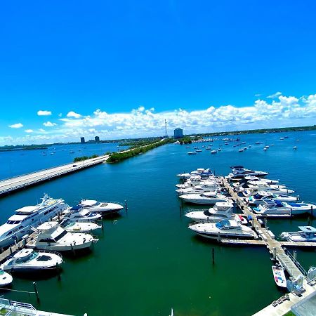 Premium Modern Waterfront Apartment With Miami Skyline View On The Bay 5 Mins Drive To Miami Beach With Free Parking Extérieur photo