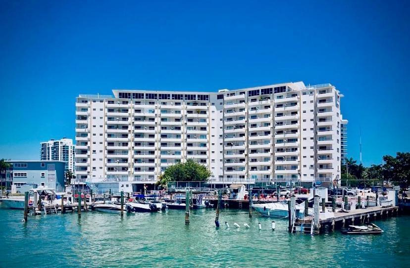 Premium Modern Waterfront Apartment With Miami Skyline View On The Bay 5 Mins Drive To Miami Beach With Free Parking Extérieur photo